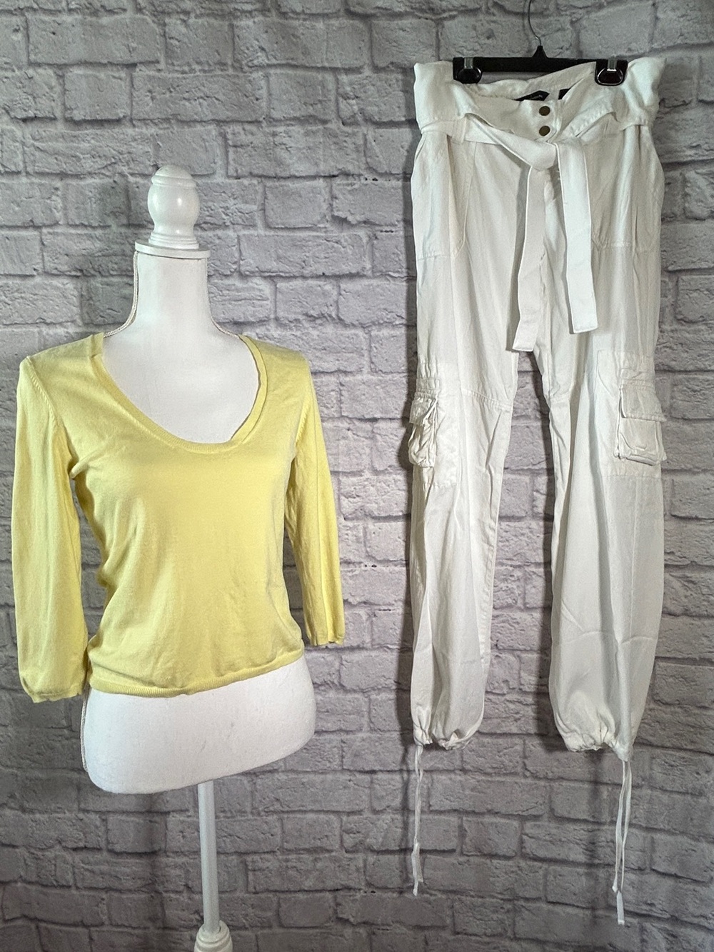 Moda Buttery Soft Yellow Silk Blend Lightweight Scoop Neck Sweater - Picture 5 of 6